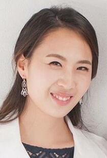 Dr. Laura Chang